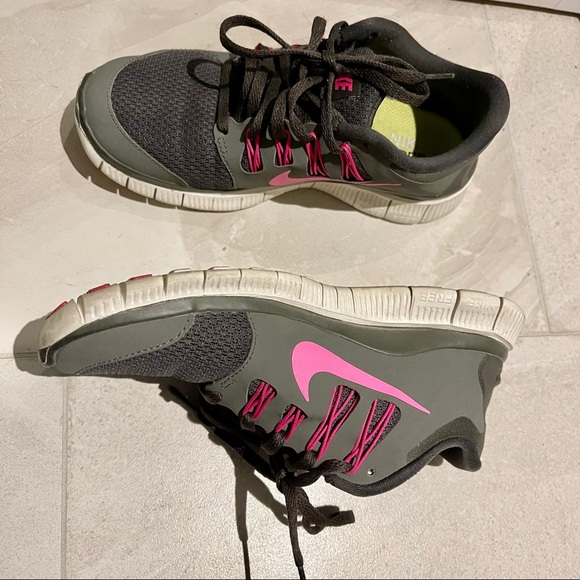 Women’s Nike Free Runs 5.0 Running Athletic Shoes - Picture 4 of 7